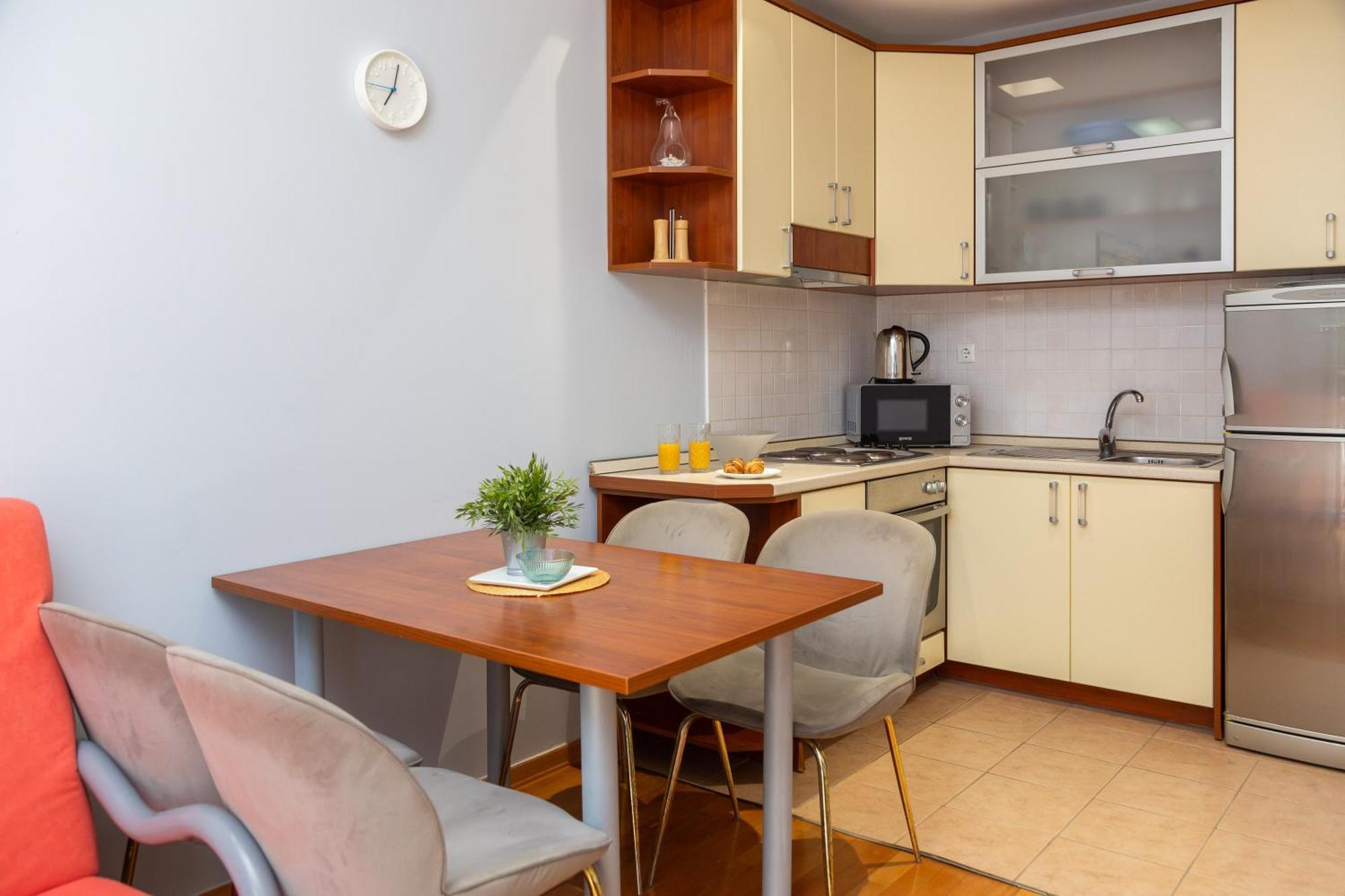 Brkic With Private Parking Apartmán